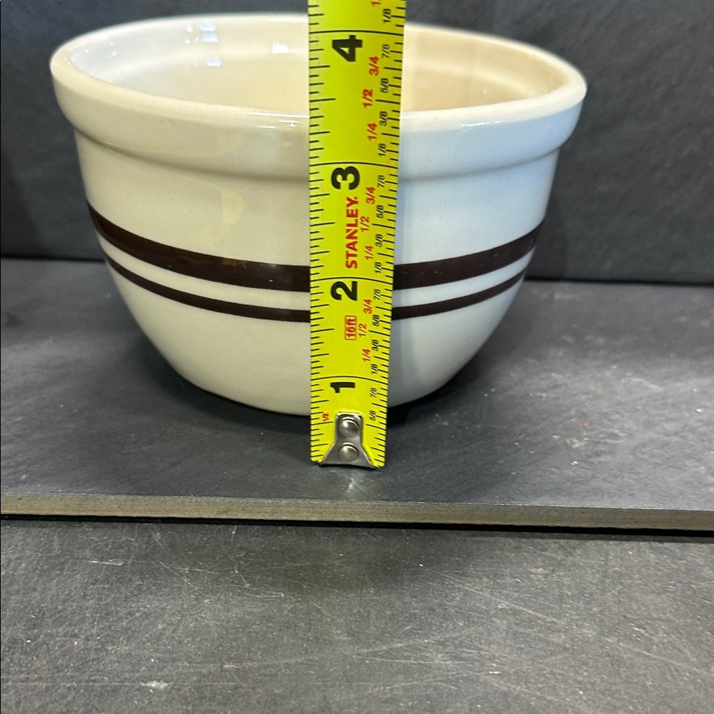 Mc coy made in the USA brown stripe 1 pint mix bowl model 125 - Picture 4 of 5
